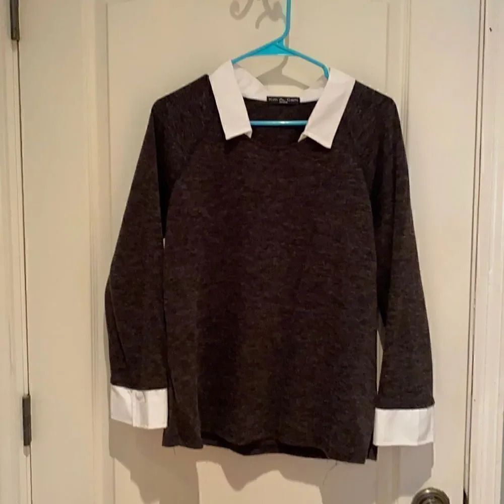 Kim and Cami sweater shirt M
